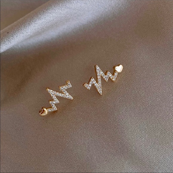 "Warrior" Heartbeat Diamond Minimalist EKG Everyday Nurse/Doctor Stud Earrings - Picture 3 of 9